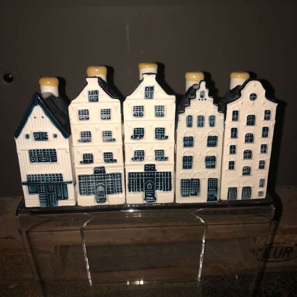 KLM Blue Delft Canal Houses